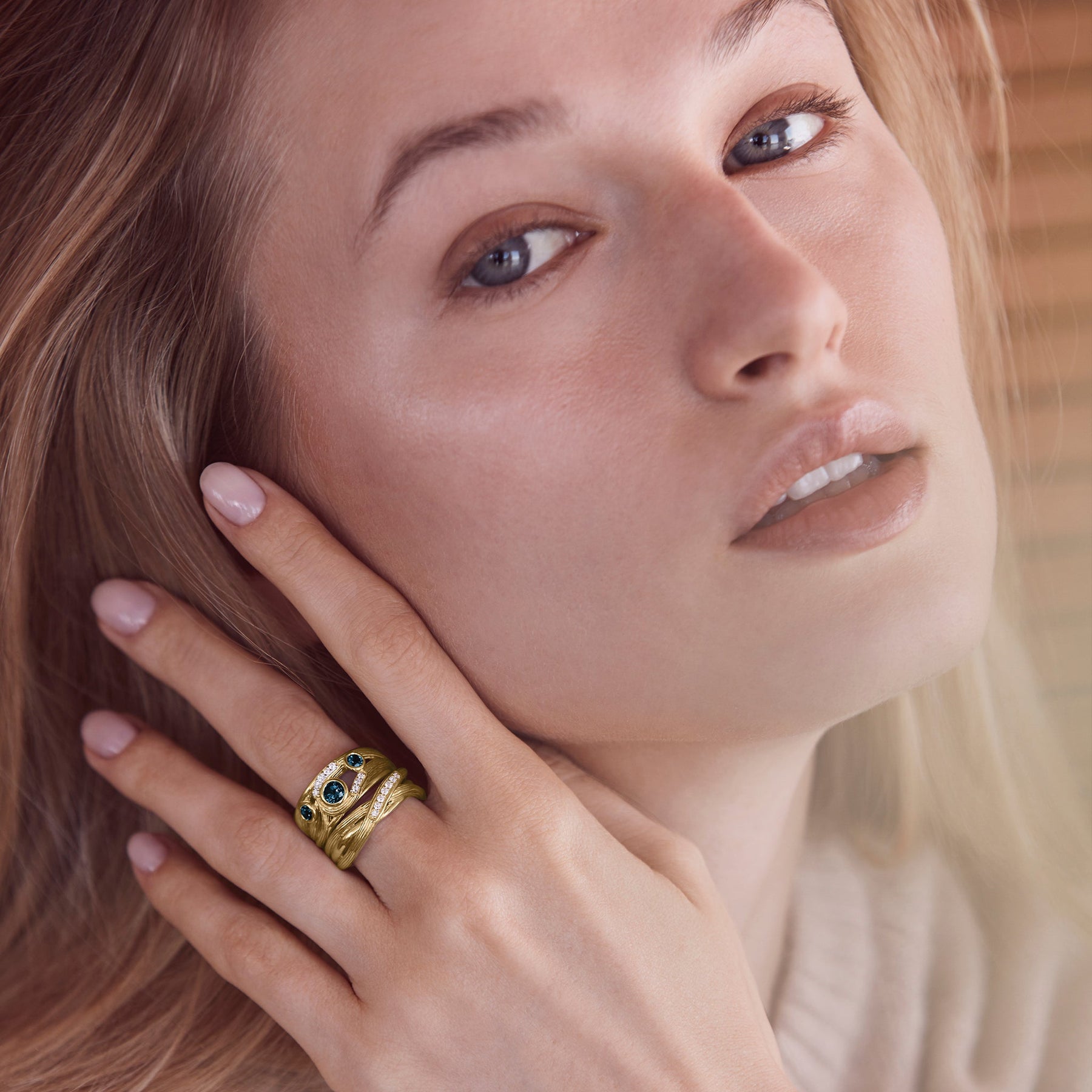 Santorini Band Ring with London Blue Topaz and Diamonds in 18K