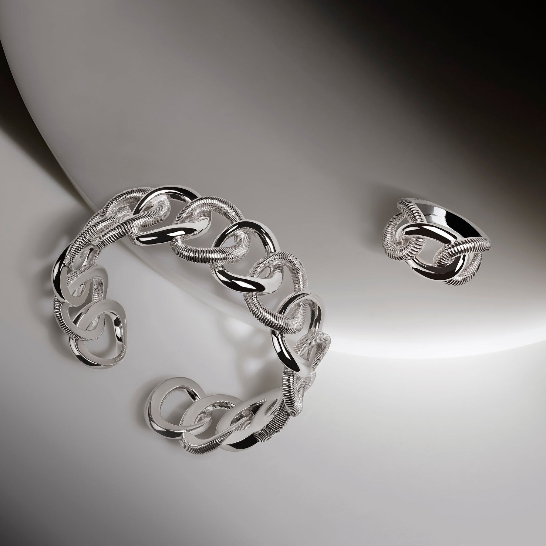 Eternity Interlocking Link Cuff