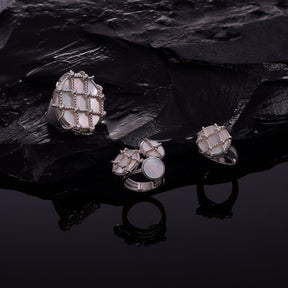 Isola Ring with Mother of Pearl